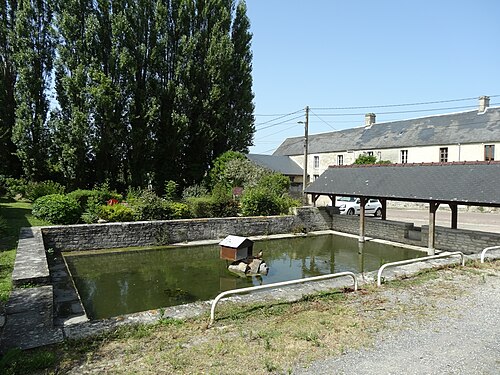 Moulins-en-Bessin (Calvados)